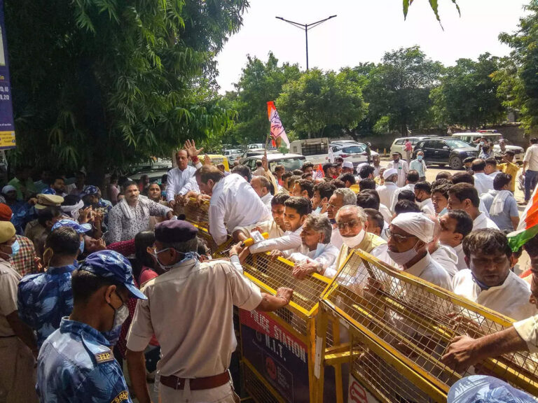 Lakhimpur Kheri','Lakhimpur Khiri Update','Priyanka Gandhi Vadra Update','Priyanka Gandhi Vadra House Arrest','Akhilesh Yadav','Akhilesh Yadav Lakhimpur Kheri','Lakhimpur Kheri Case','Lakhimpur Kheri Case Update','Lakhimpur Ajay Mishra','Kisan Andolan