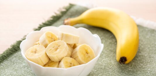 benefits of banana in winter, kela khane ke fayde, kela ko khana chahiye, thand me kela kaise khaye, benifits news, health news, samchar up